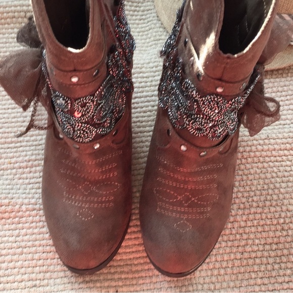 Buckle, Not Rated Shortie heeled boots - Picture 3 of 8